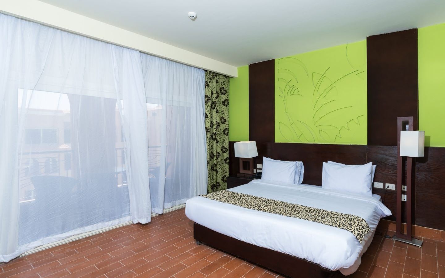 rooms-deluxe-room-garden-view