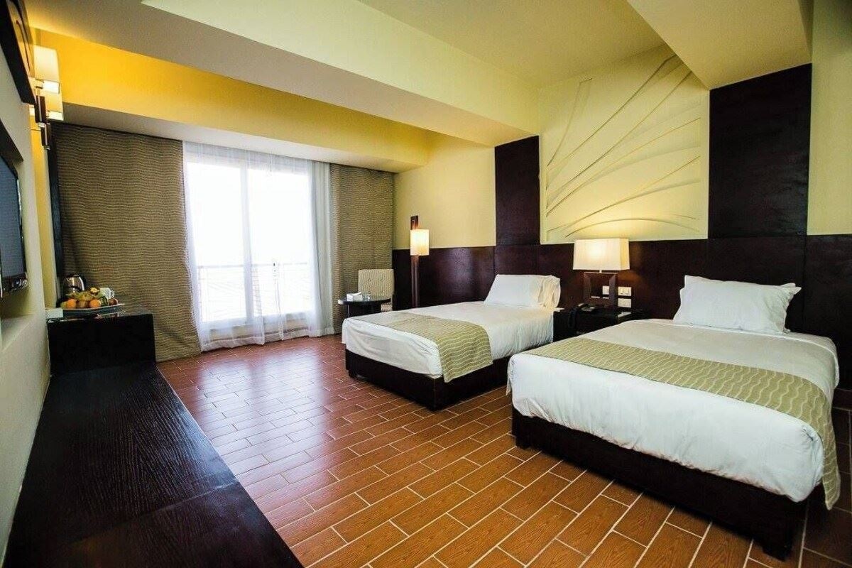 rooms-deluxe-room-garden-view