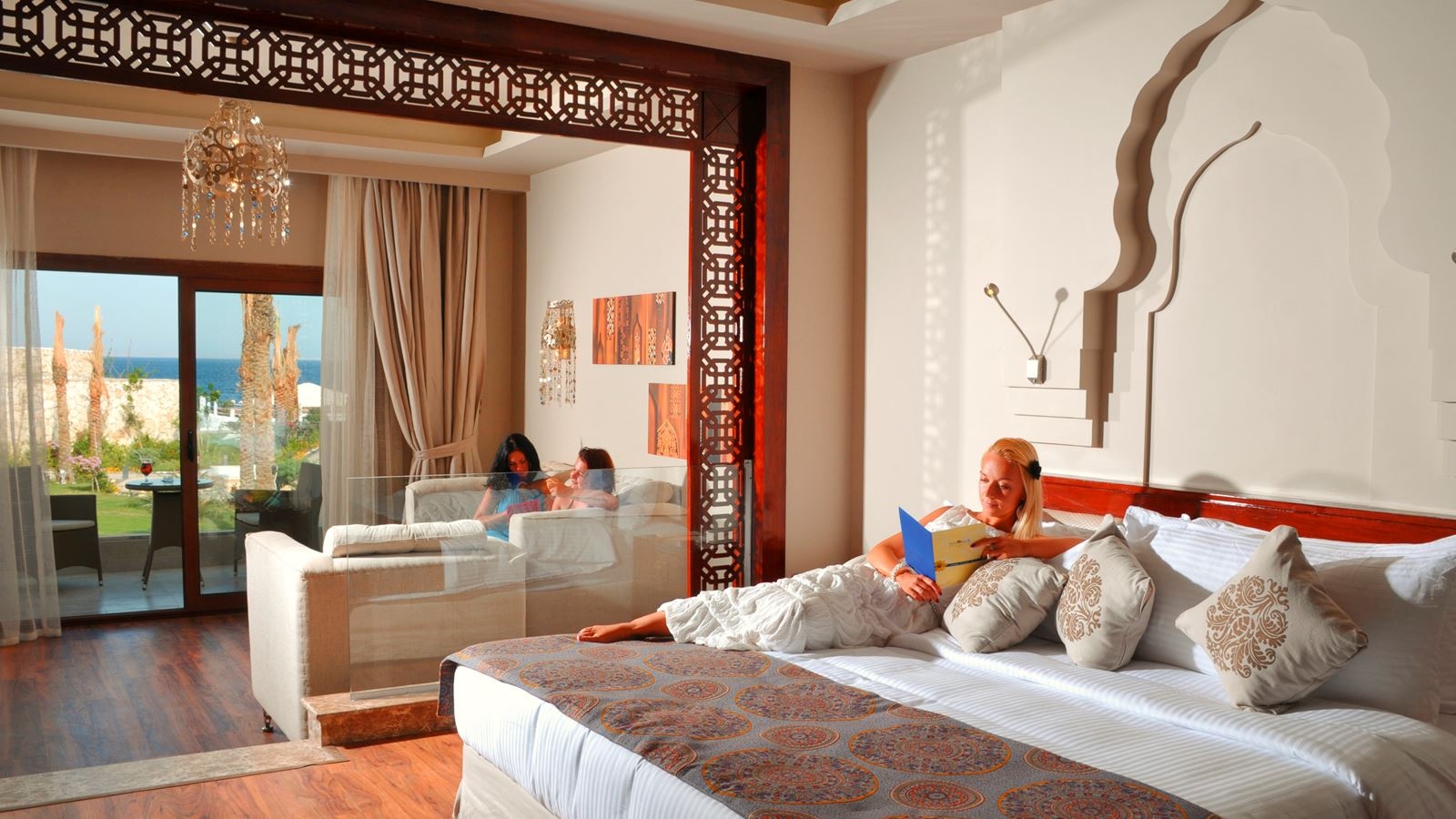 rooms-executive-suite--seapoolgarden-view