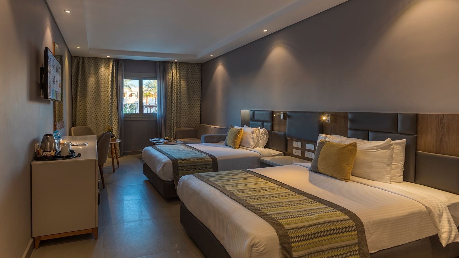 rooms-family-suite-aqua-view