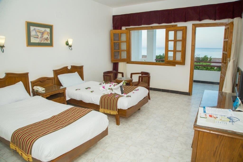 rooms-standard-room--gardenpoolview