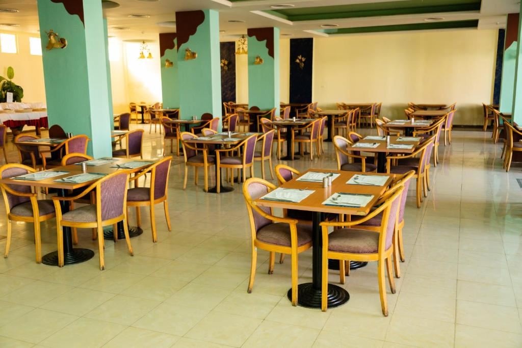 restaurants-restaurants