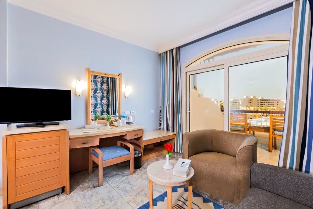 rooms-superior-room-pool