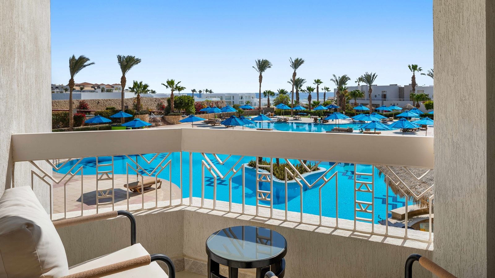 rooms-beachside-premium-room-garden-or-sea-view