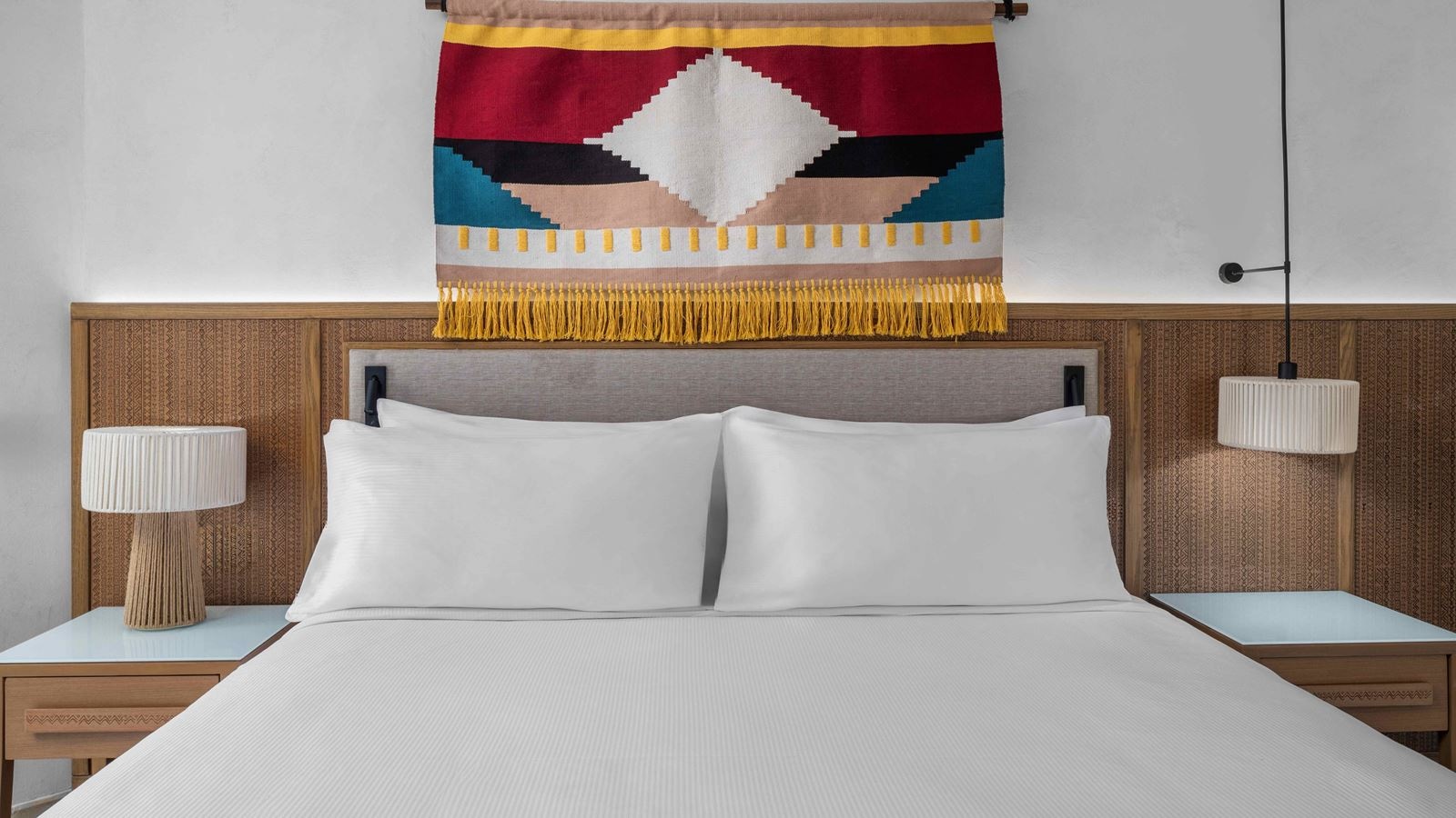 rooms-beachside-grand-premium-room-garden-or-pool-view