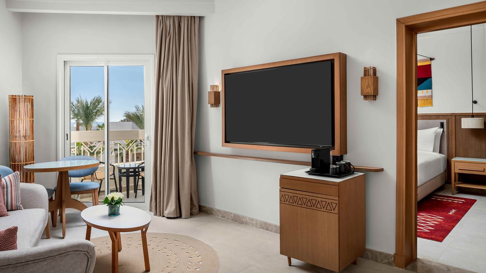 rooms-beachside-king-premium-suite-pool-or-sea-view