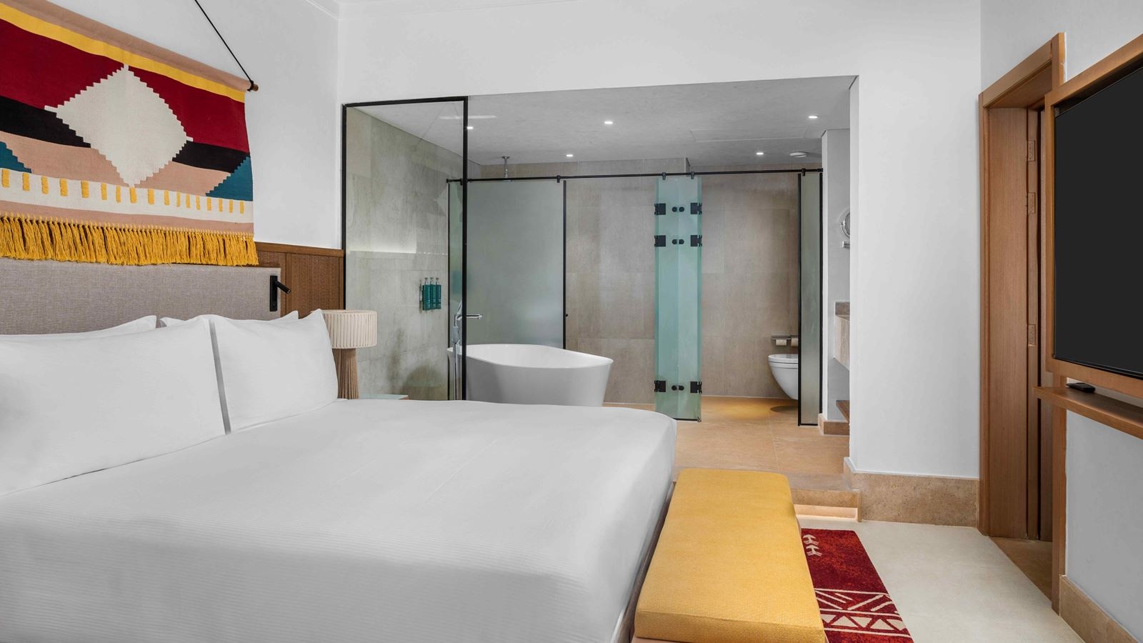 rooms-beachside-king-premium-suite-pool-or-sea-view