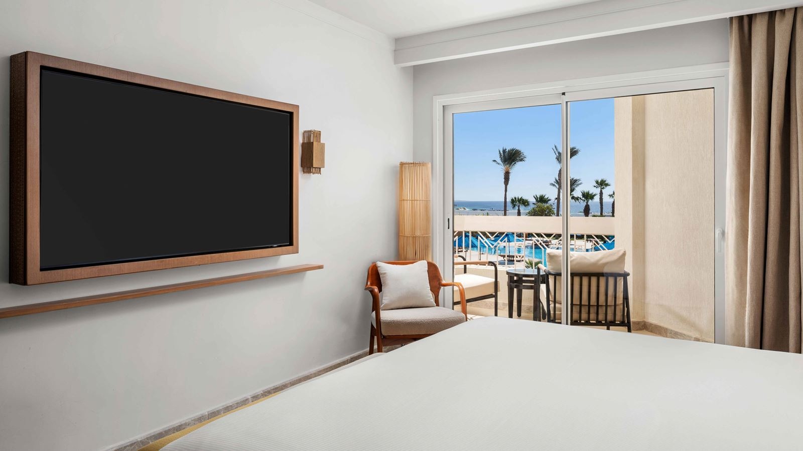 rooms-beachside-king-romantic-suite-with-pool--sea-view