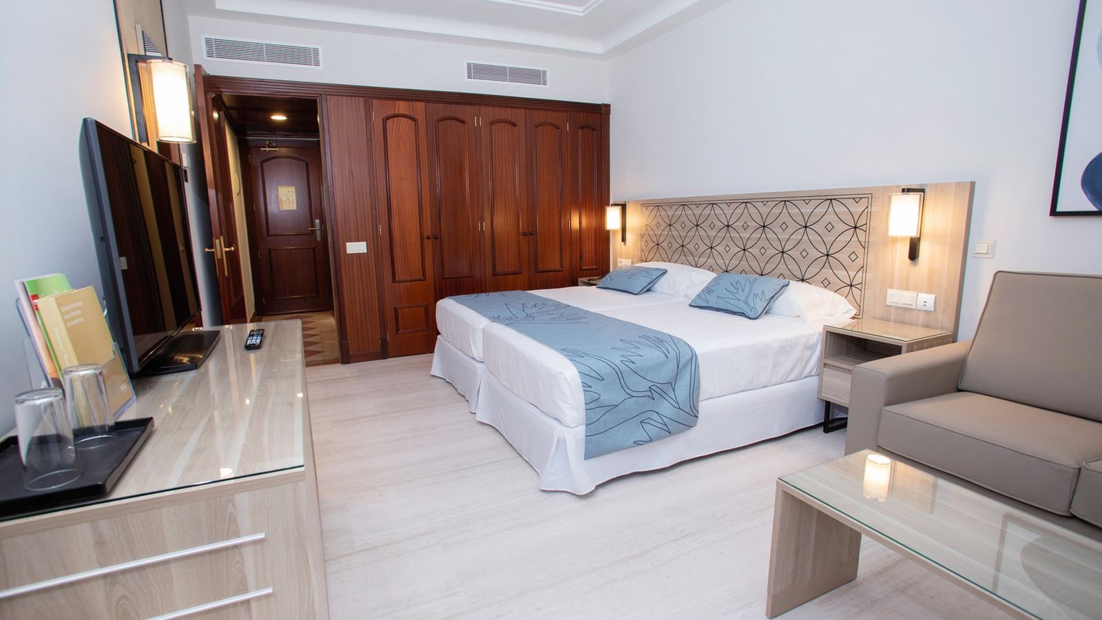 rooms-double-room-standard-balcony-or-terrace