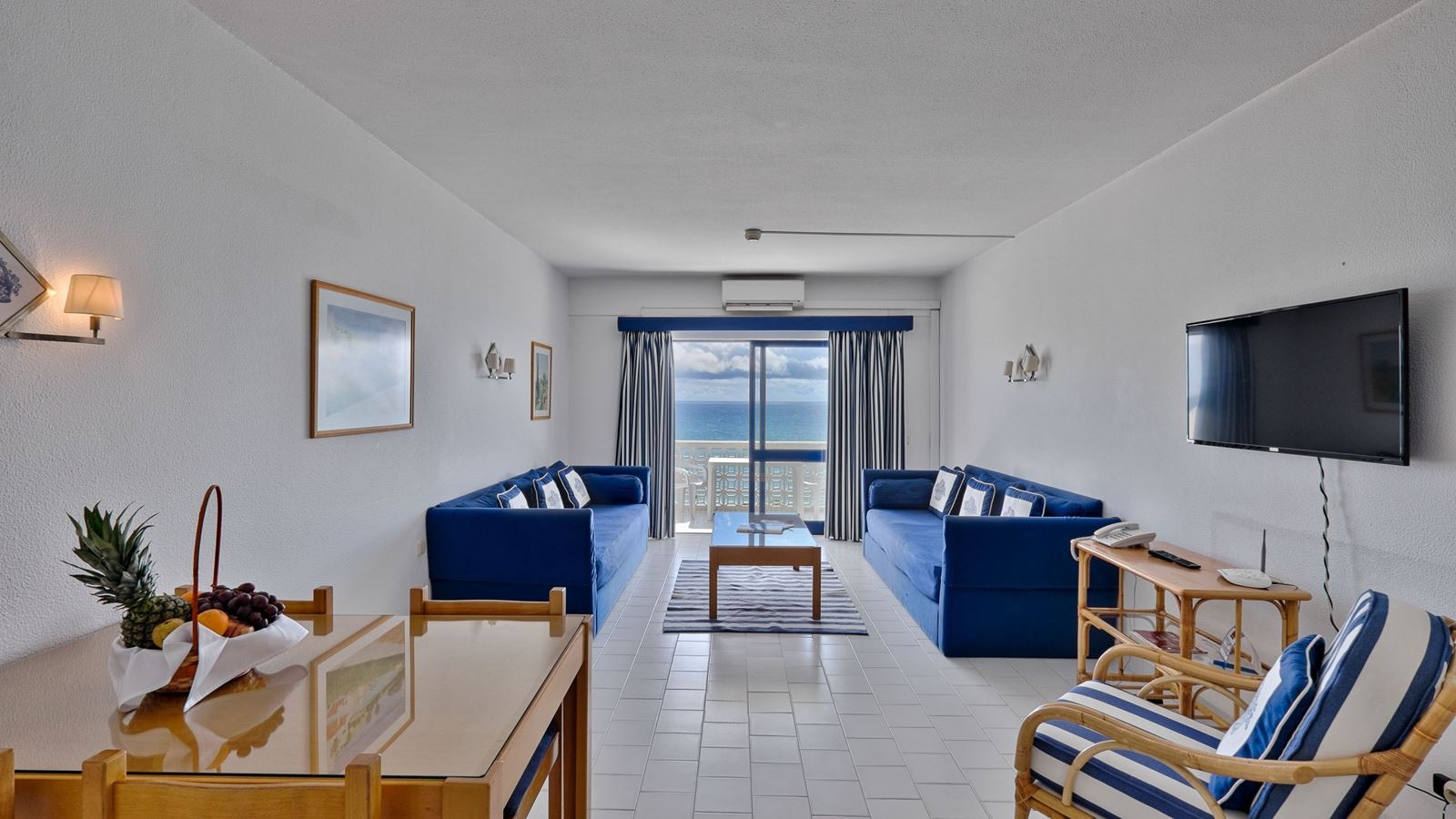 rooms-deluxe-two-bedroom-apartment