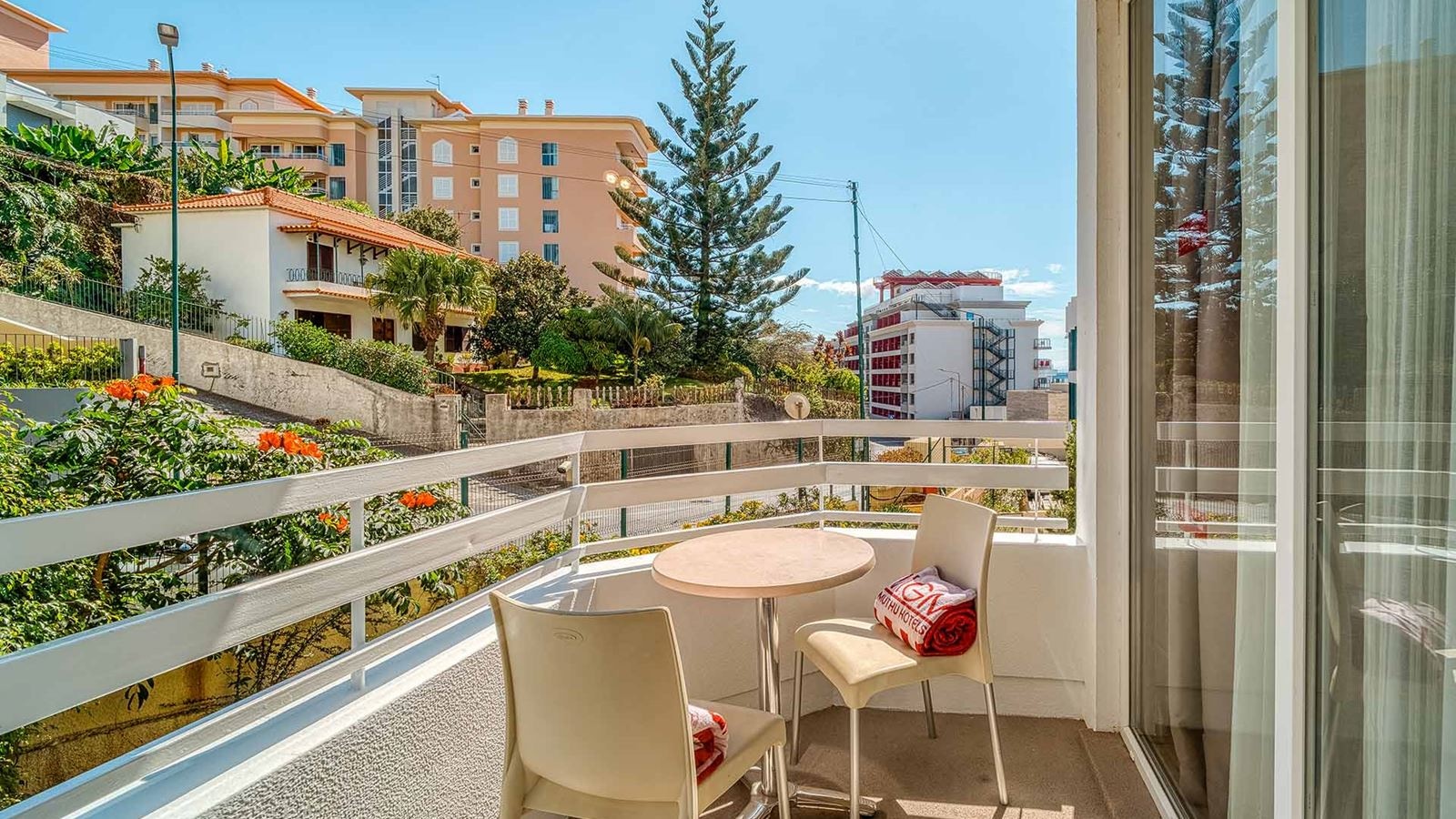 rooms-standard-garden-view