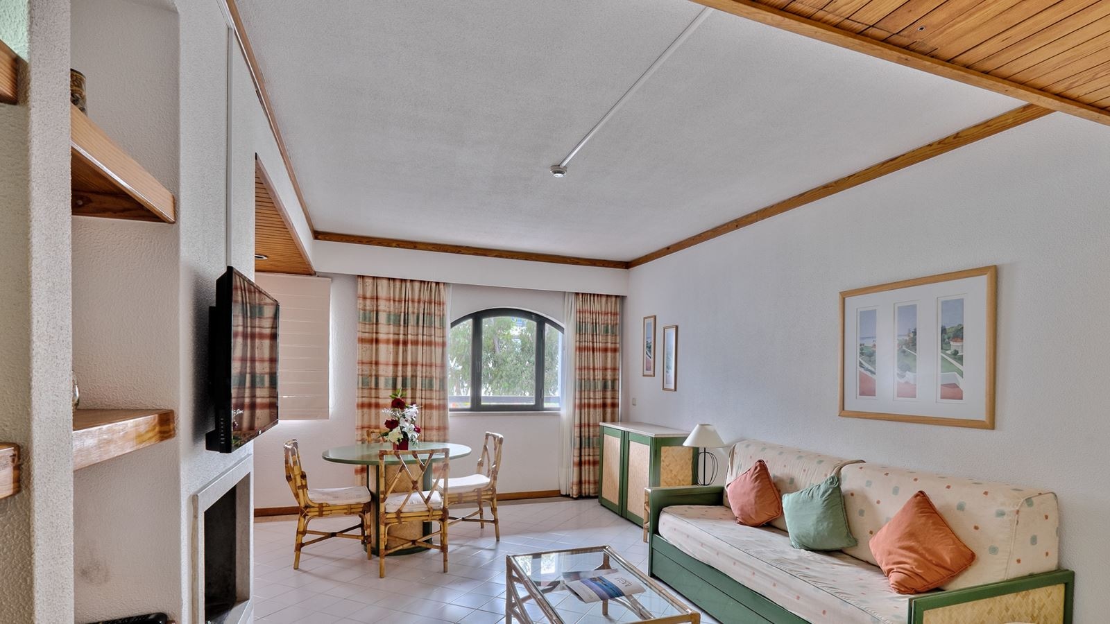 rooms-superior-one-bedroom-apartment