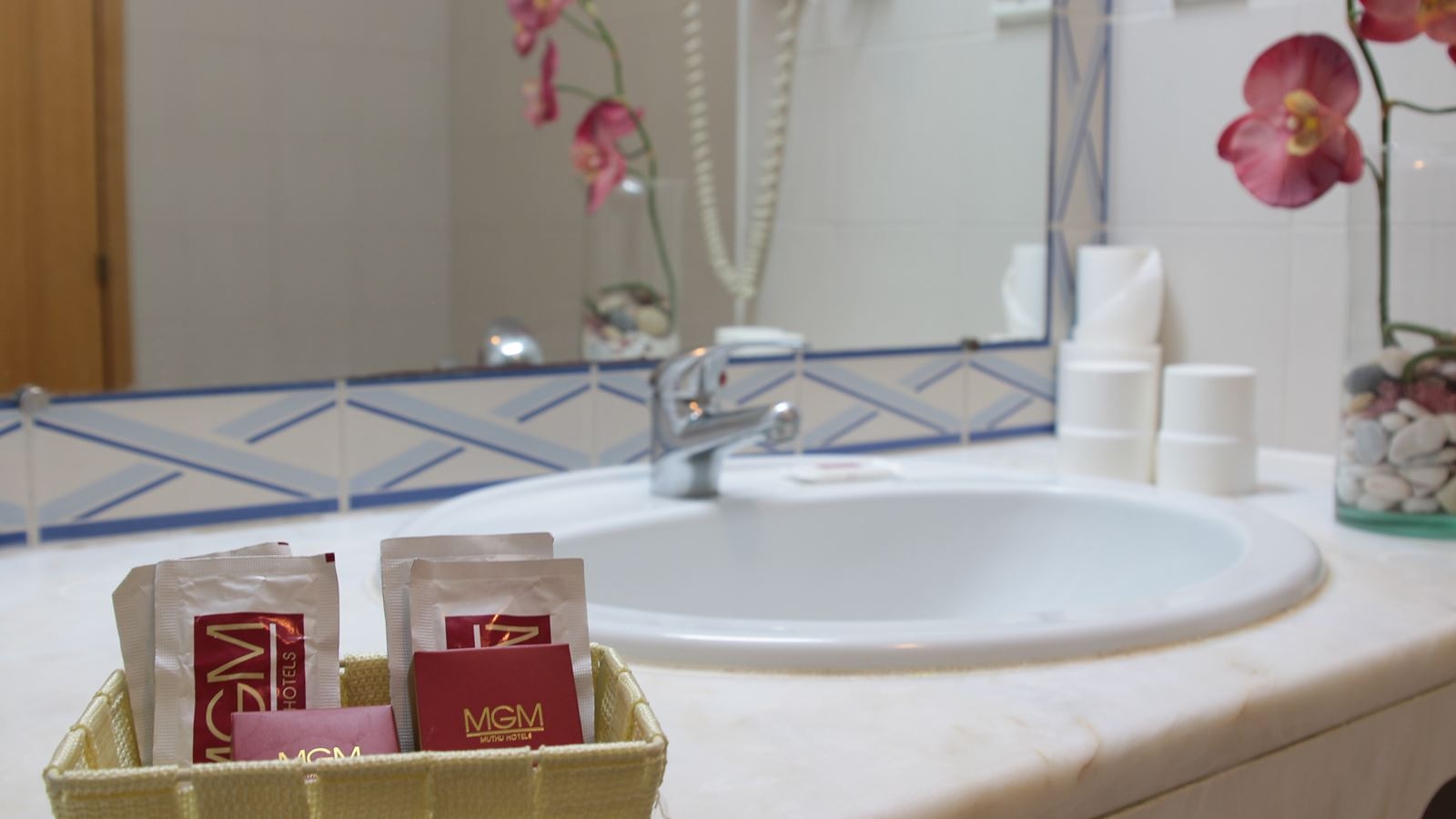 rooms-t1js-one-bedroom-junior-standard