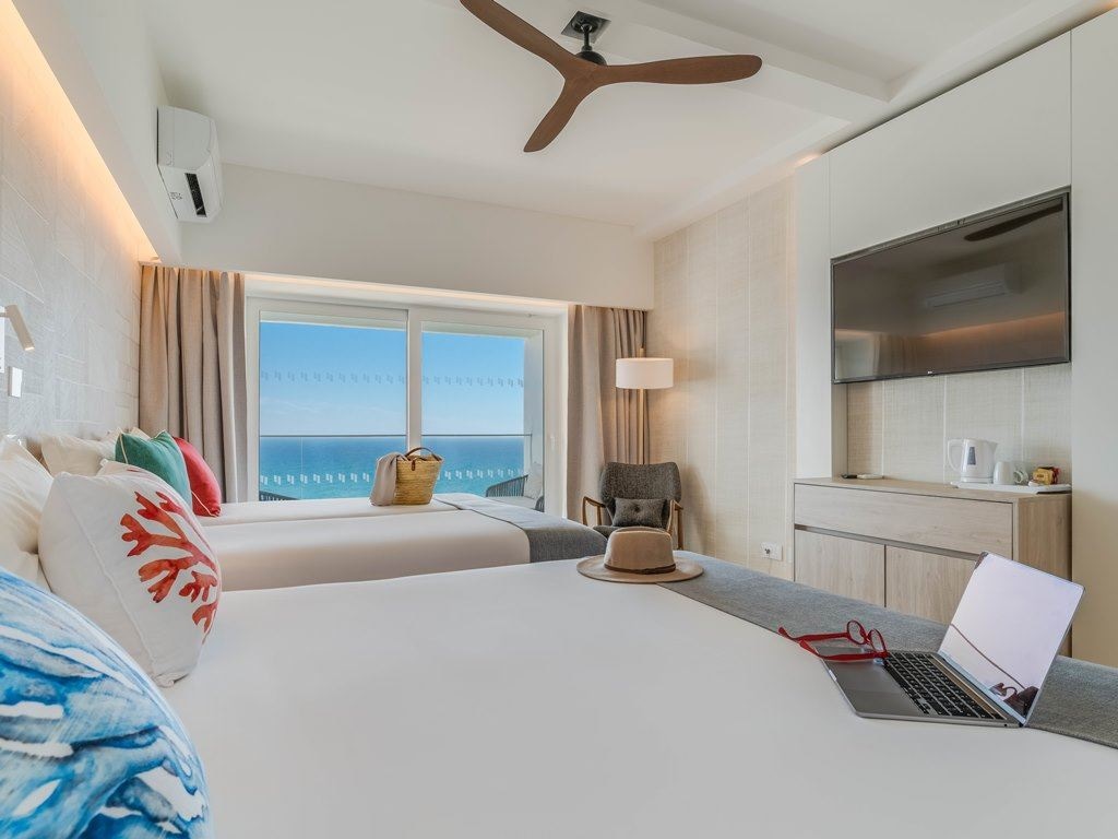 rooms-fo--family-superior-sea-view