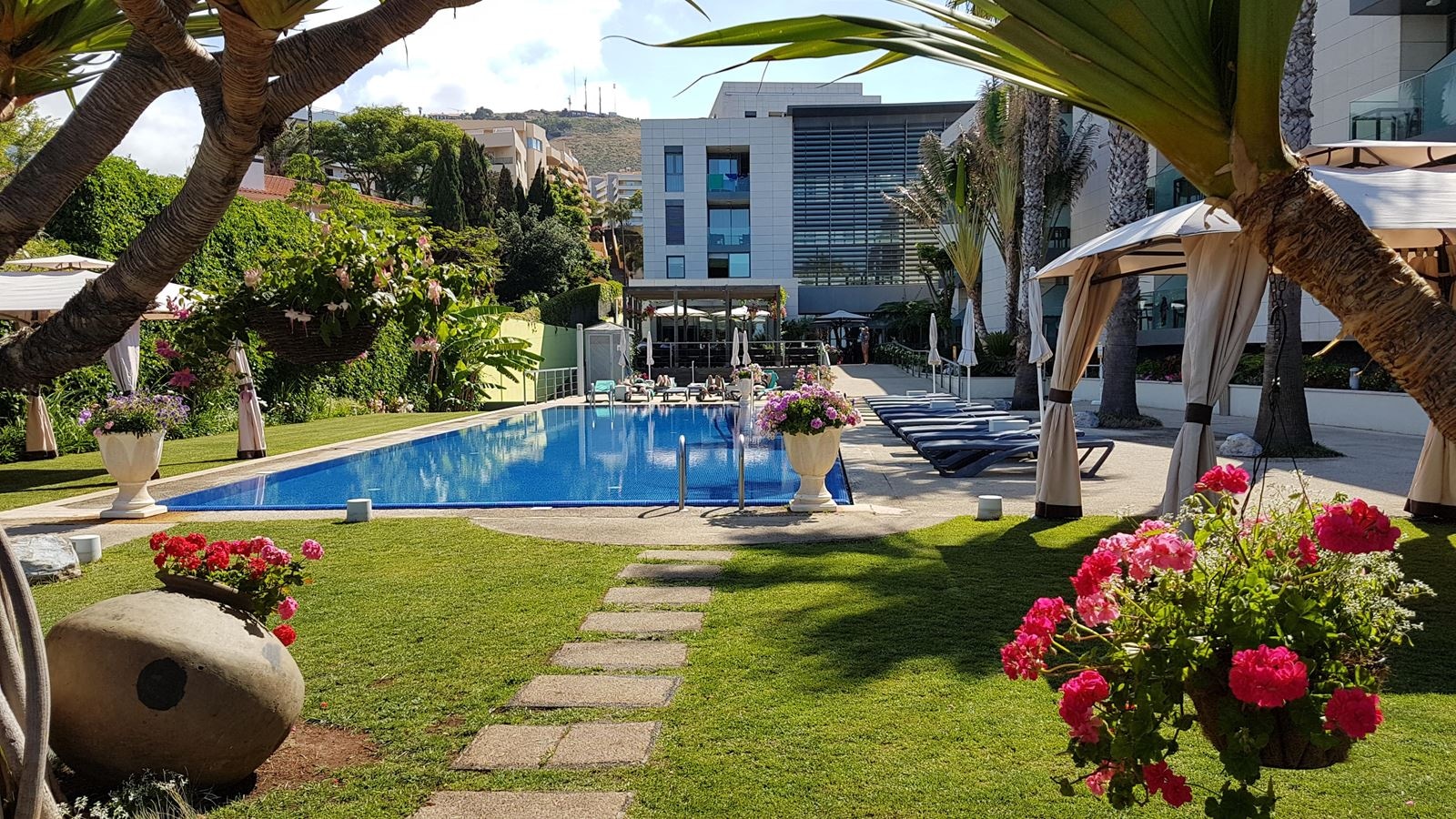 pools-outdoor--indoor-pool