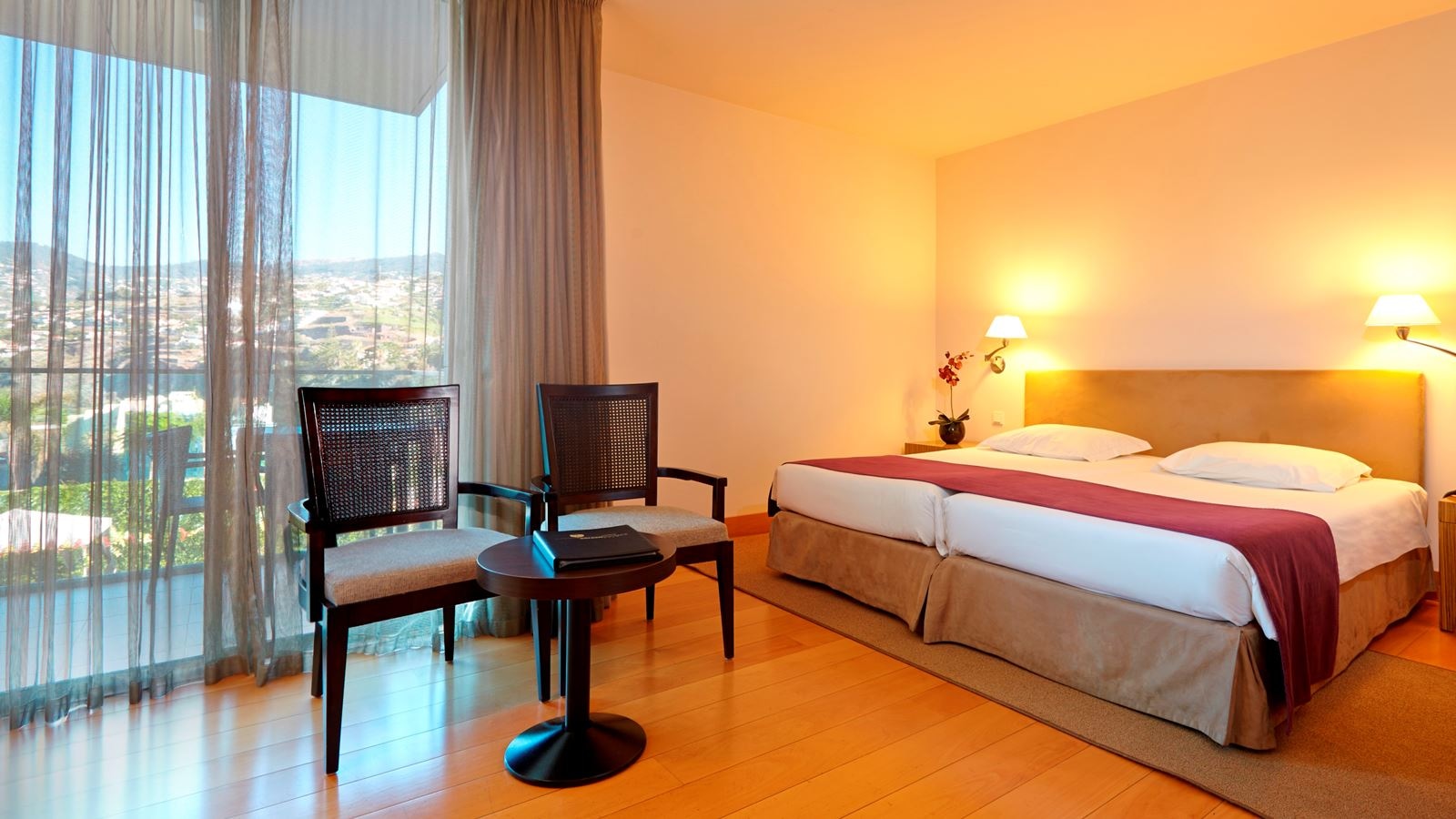 rooms-twin-side-sea-view-with-balcony-or-terrace