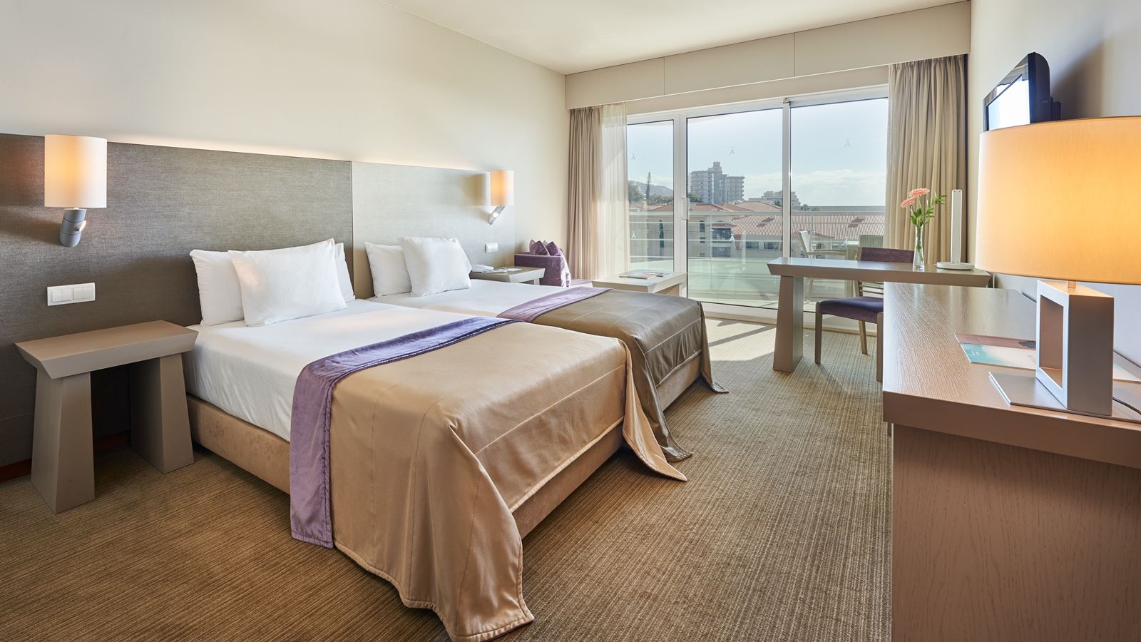 rooms-twin-lateral-sea-view-with-balcony-or-terrace