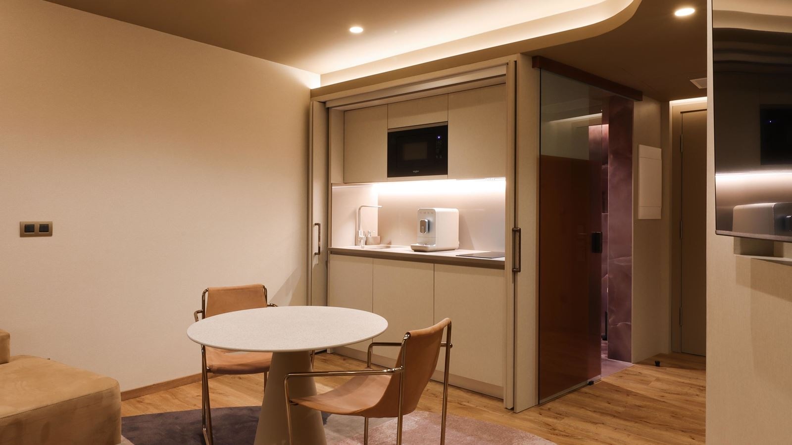 rooms-deluxe-junior-suite-sea-view-with-balcony-or-terrace