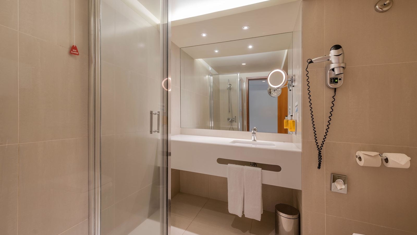 rooms-classic-room--with-balcony-or-terrace