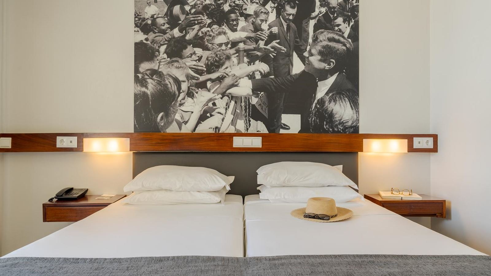 rooms-db--double-standard