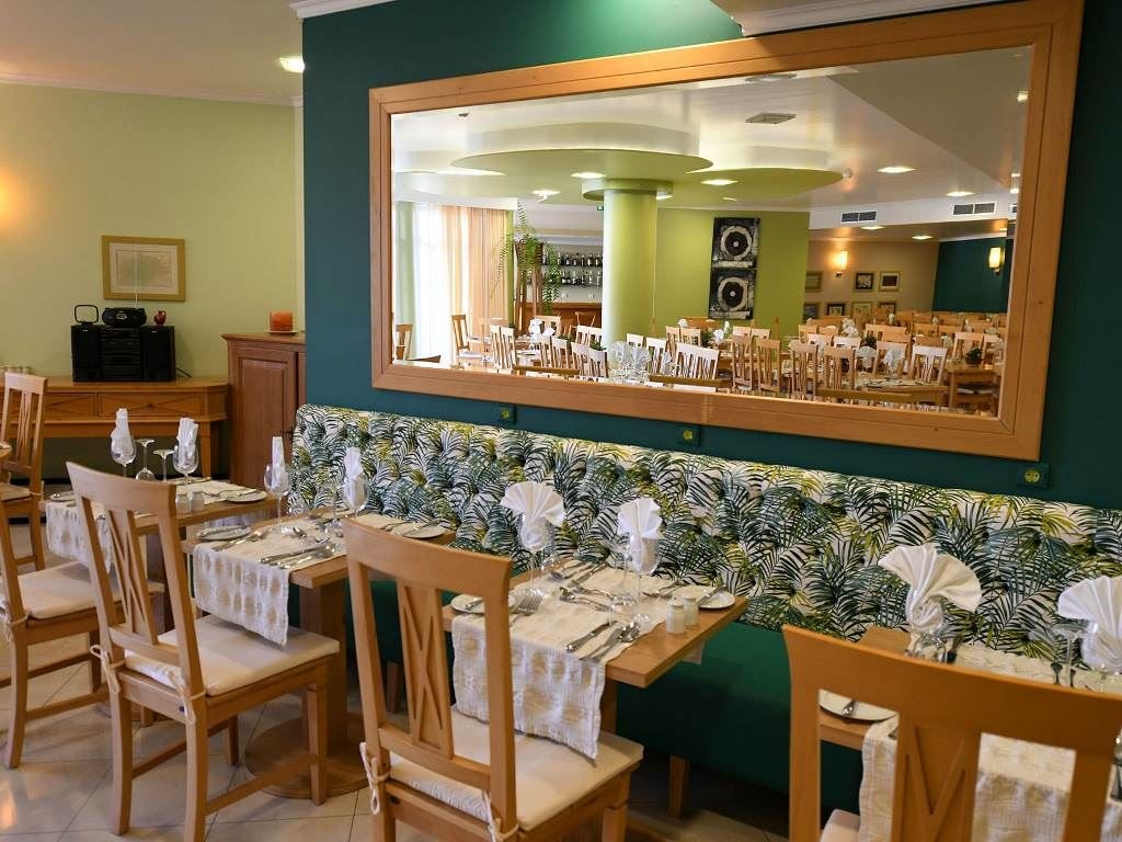 restaurants-restaurants