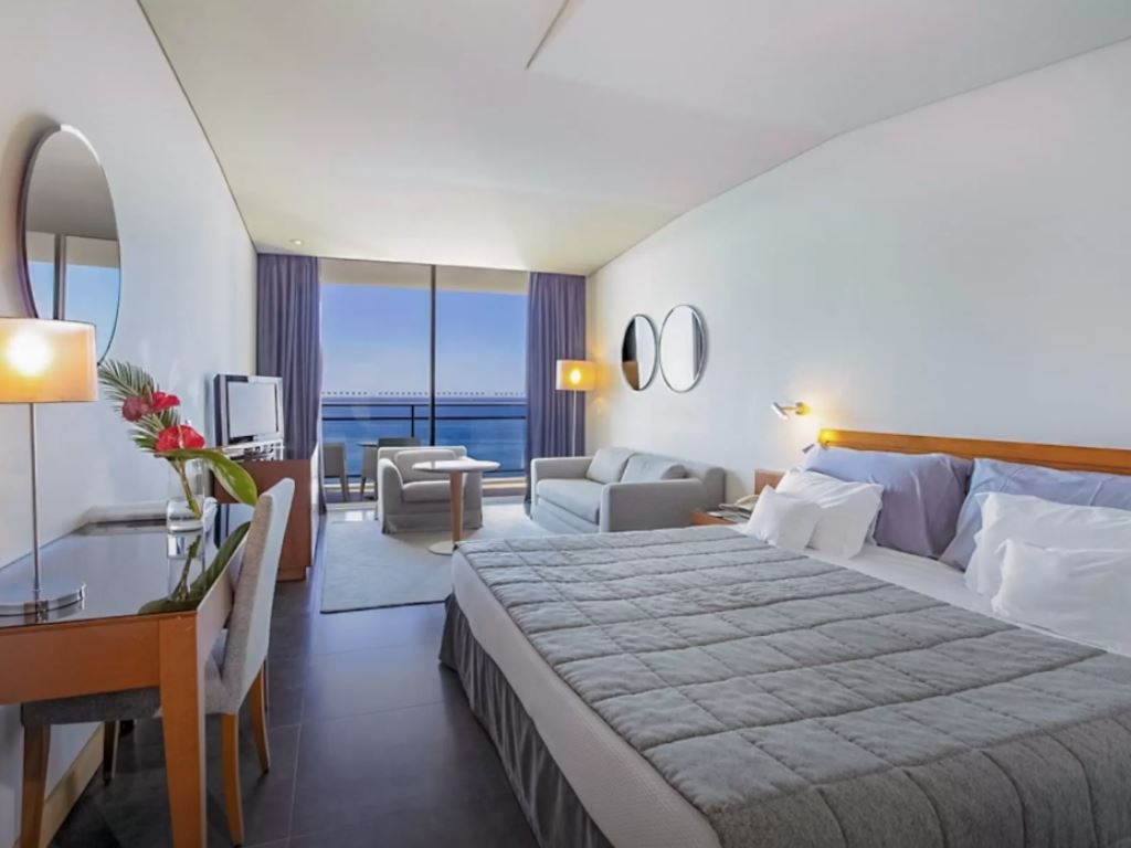 rooms-ds--dbl-superior-front-sea-view