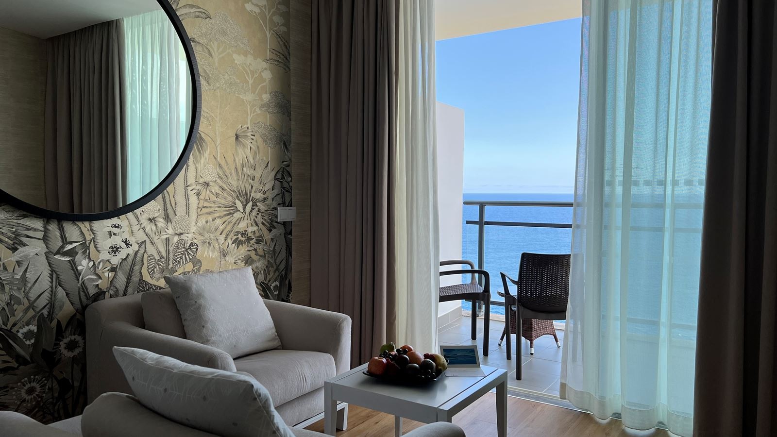 rooms-jm--premier-sea-view-junior-suite