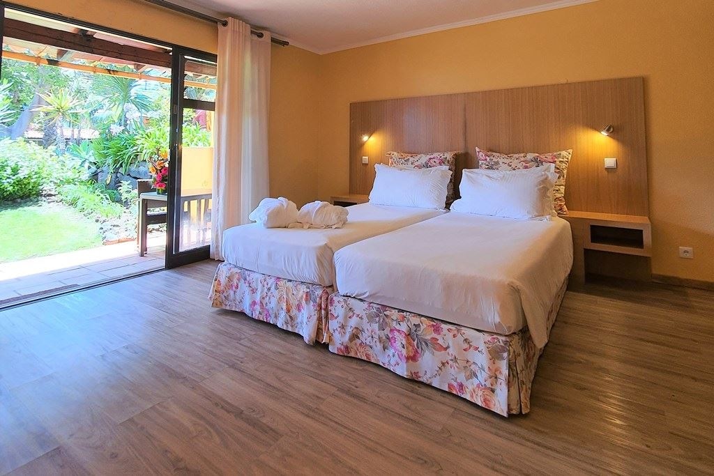 rooms-se-studio-economy-garden-view