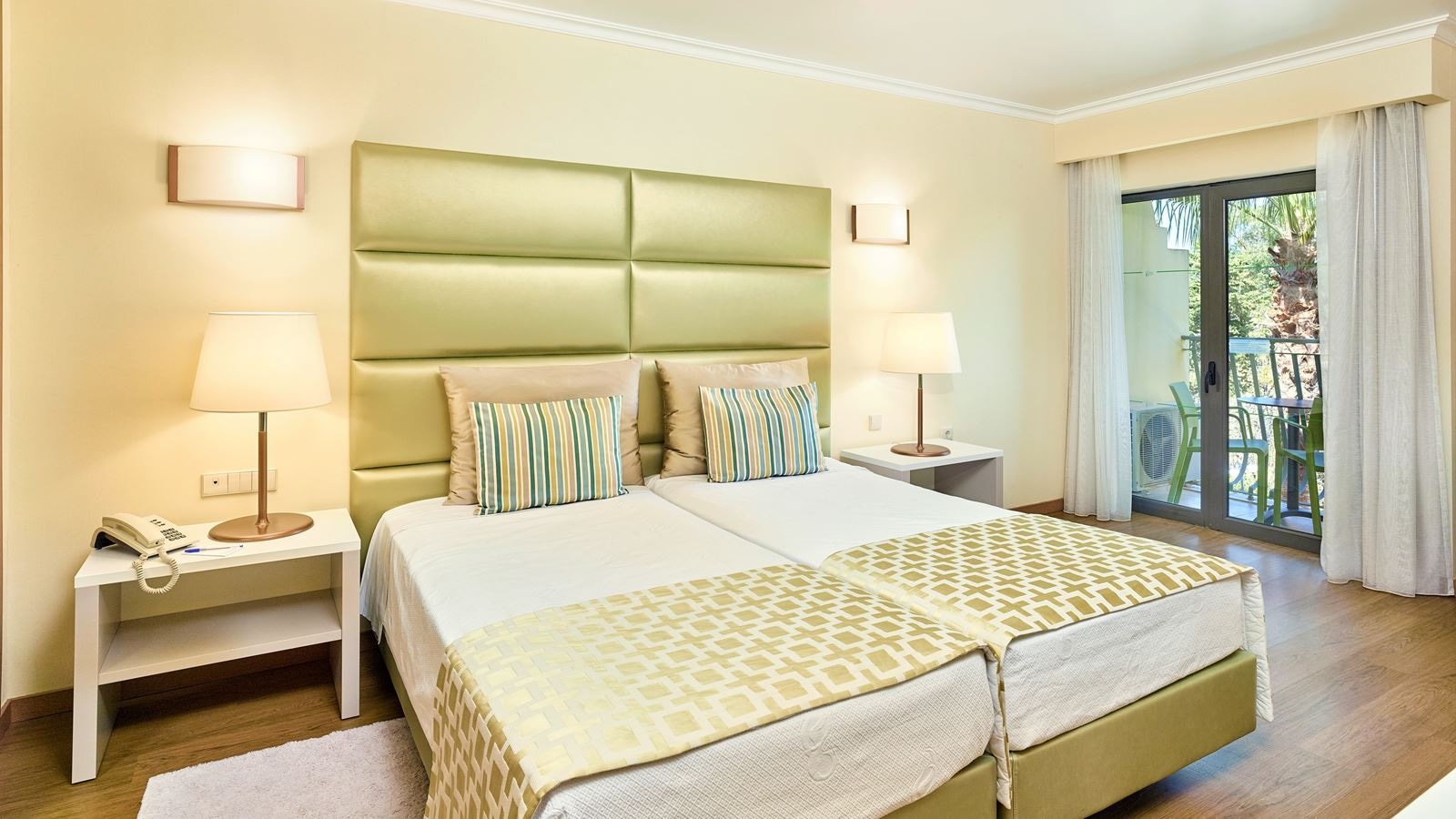 rooms-twin-deluxe-land-view-balcony-or-terrace