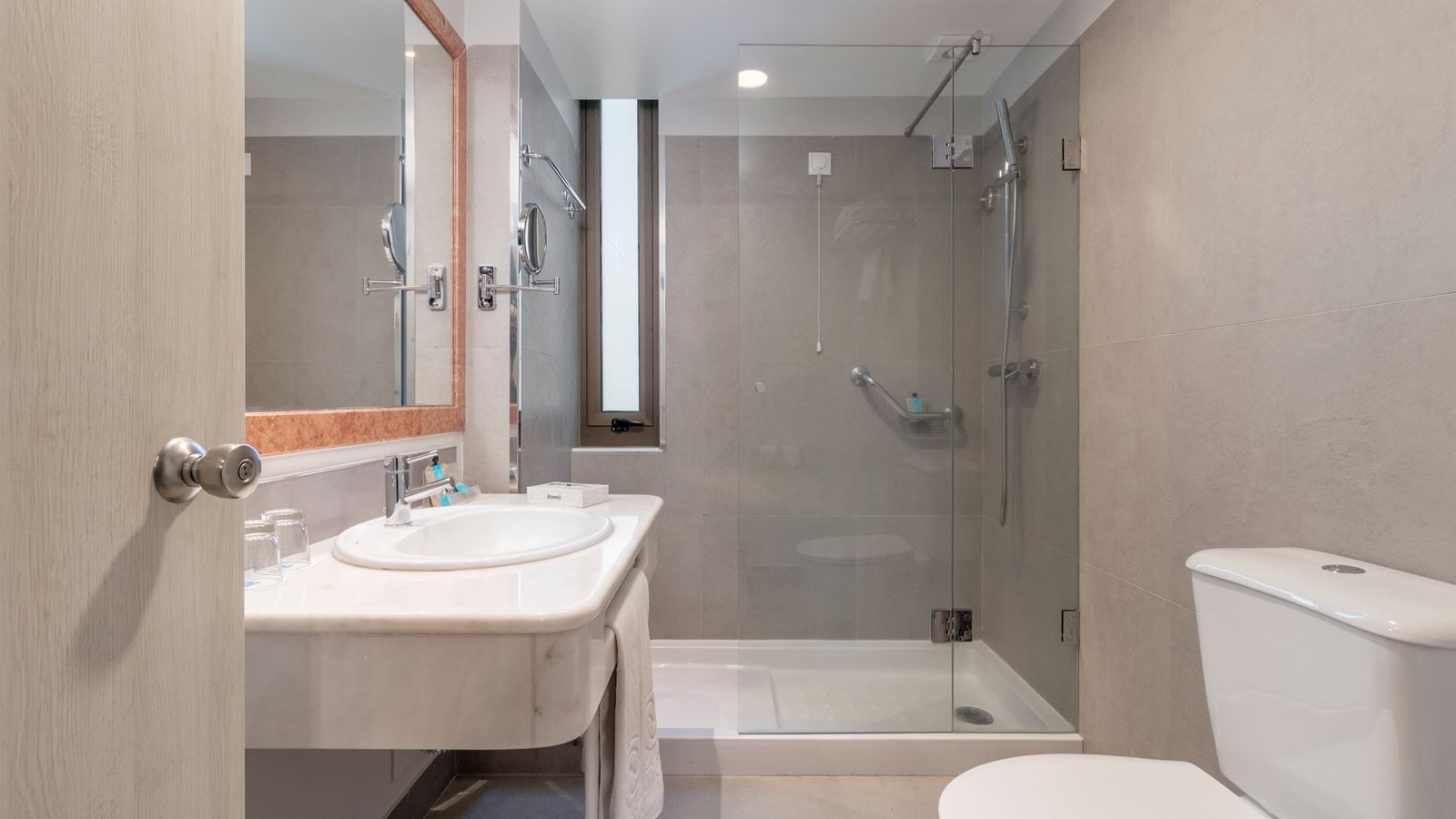 rooms-standard-double-room-mountain-view