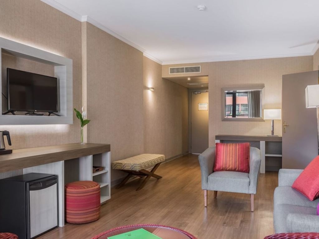 rooms-suite-front-sea-view-with-balcony-or-terrace