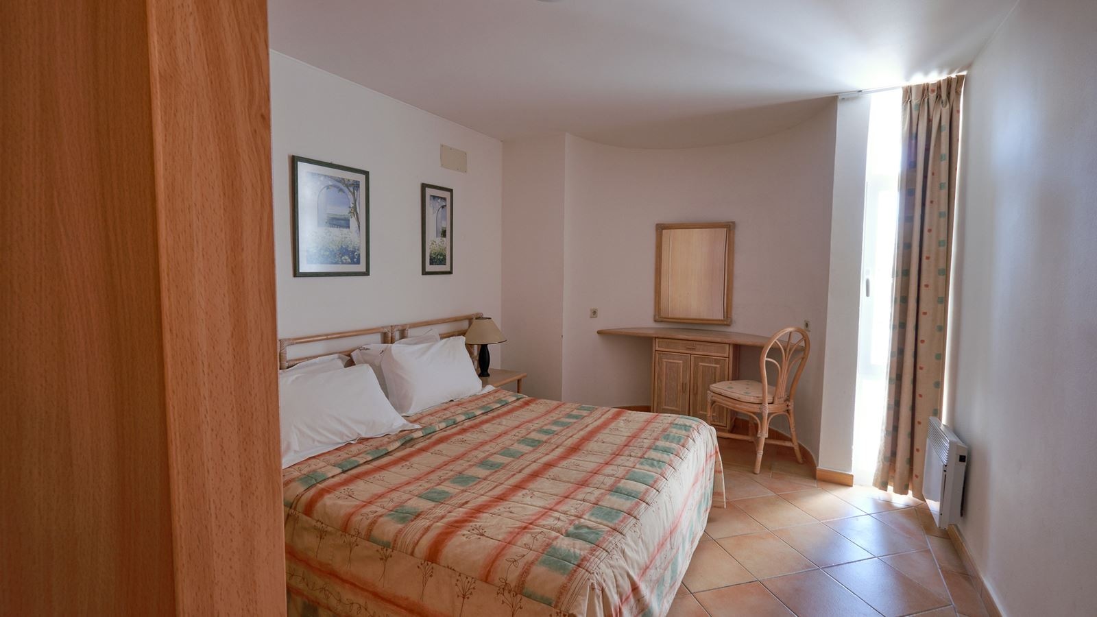 rooms-superior-one-bedroom-apartment