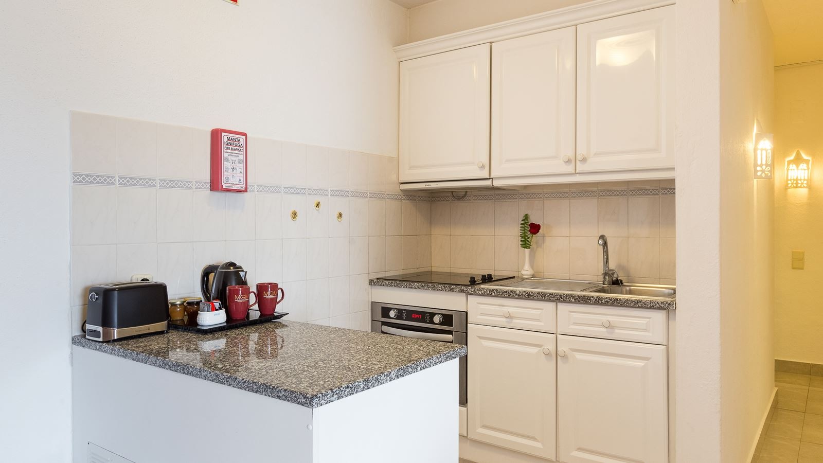 rooms-deluxe-one-bedroom-apartment-sea-or-pool-view