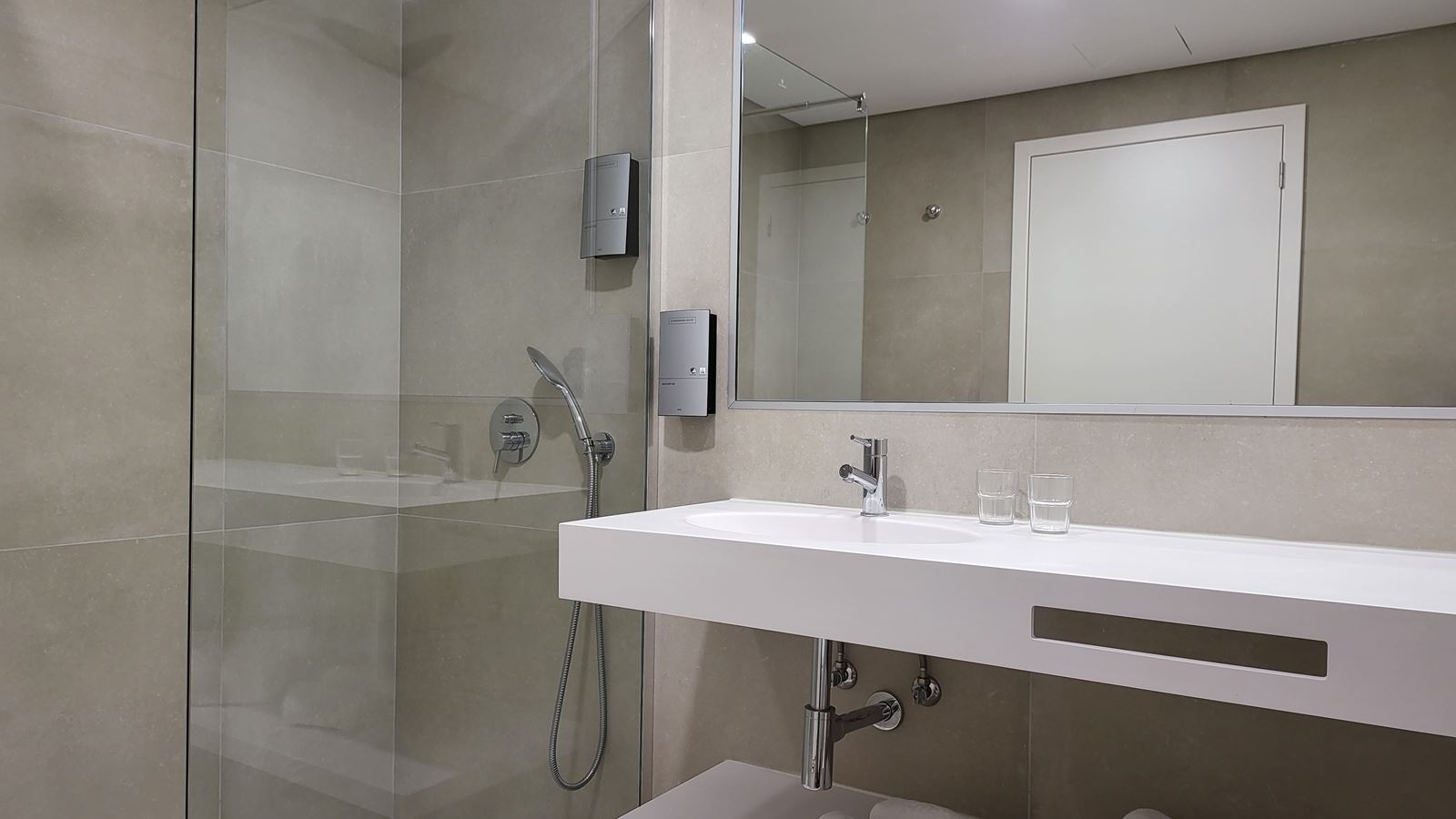 rooms-ds-twin-superior-land-view