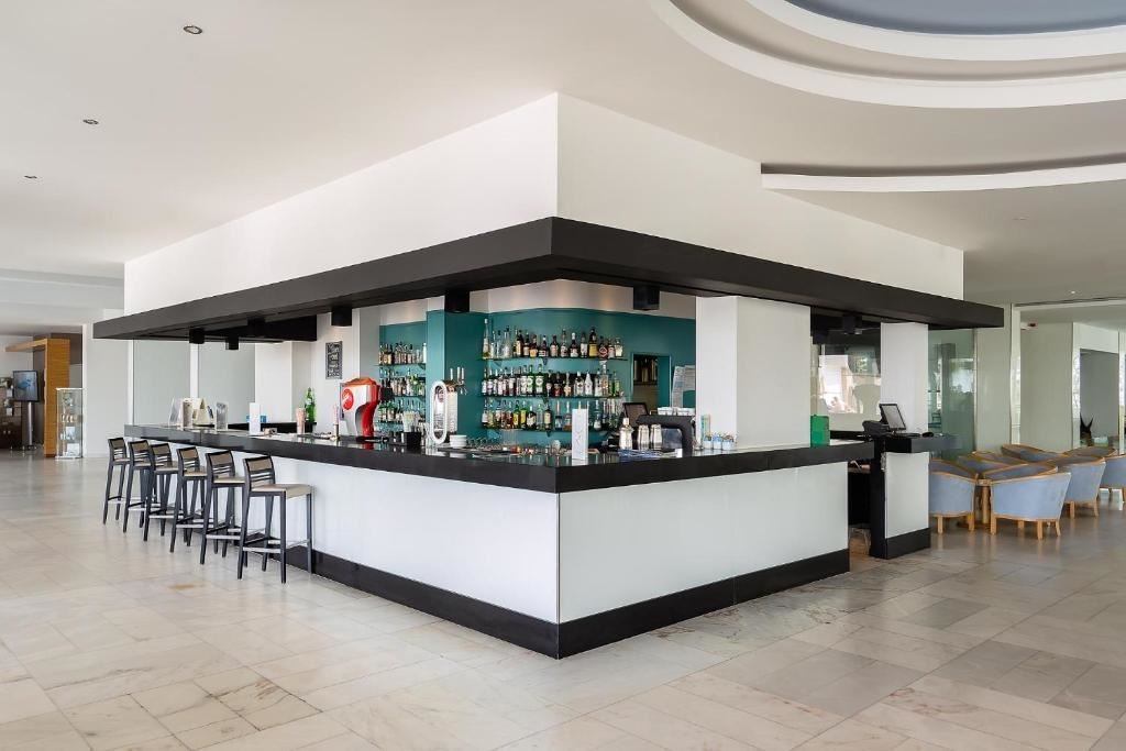 bars-jupiter-snack-bar