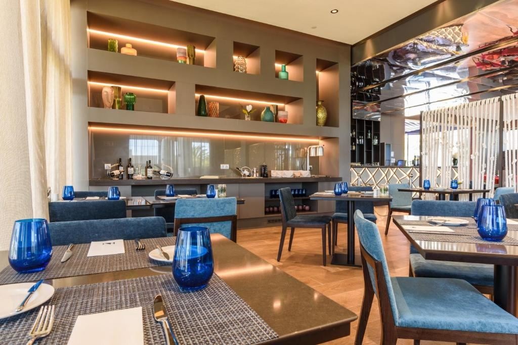 restaurants-restaurants