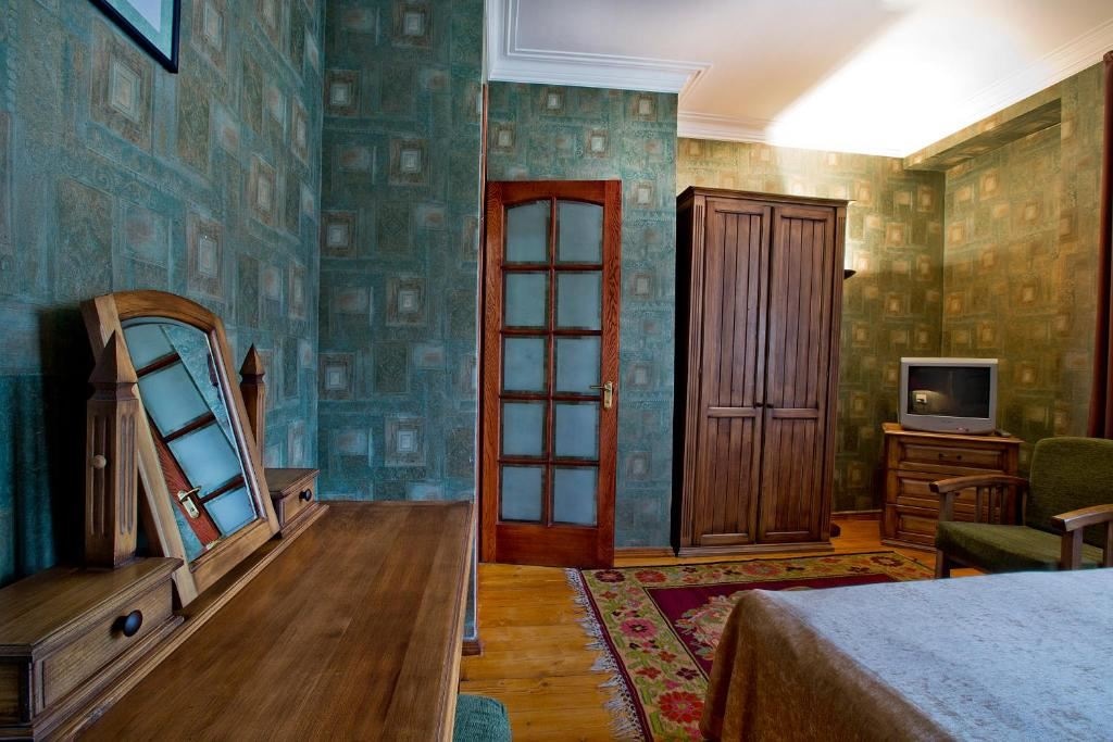 rooms-room-suit-twindbl