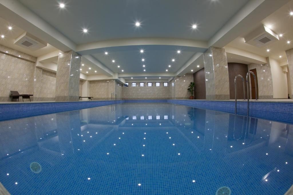 pools-indoor-pool