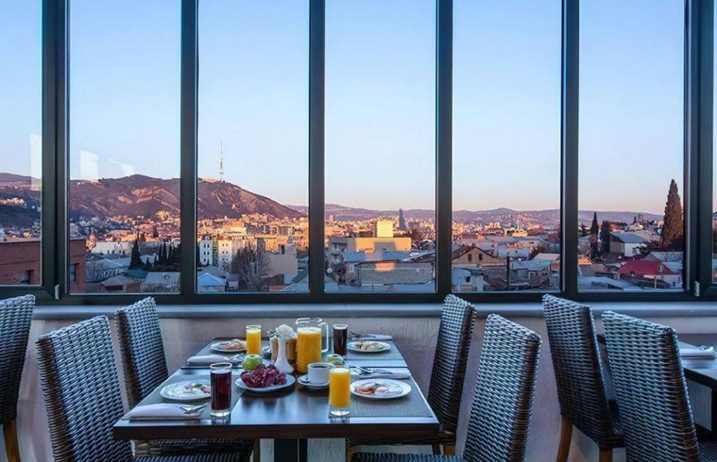 restaurants-restaurant