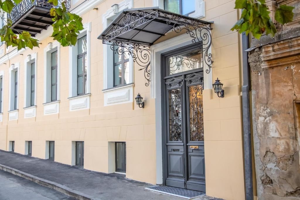 general-main-building