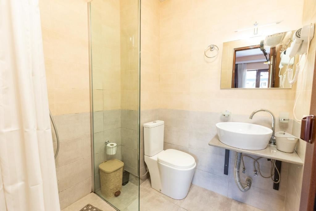 rooms-dbltwin-standard-room-front-view