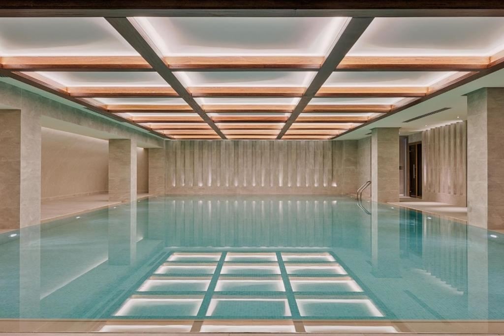 pools-indoor-pool