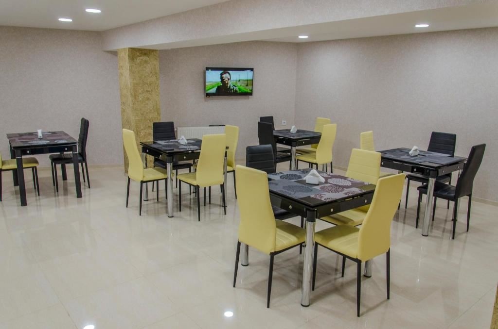 restaurants-restaurant