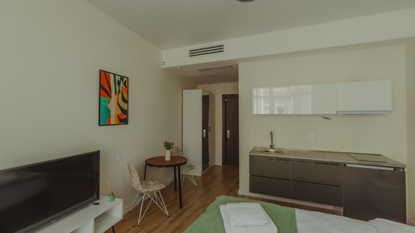 rooms-dbltwin-standart-seapool-view