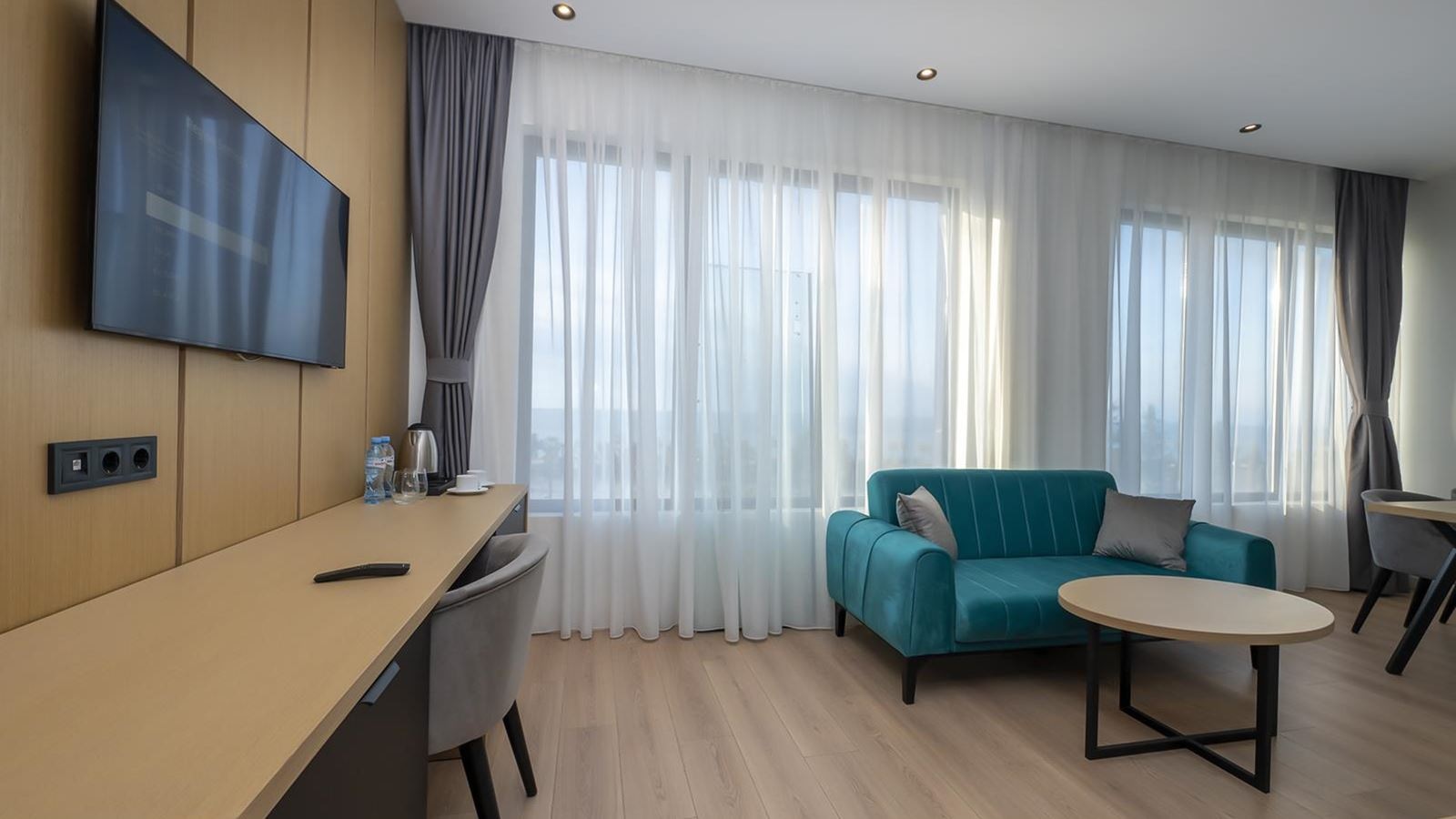 rooms-junior-suite-with-panoramic-view