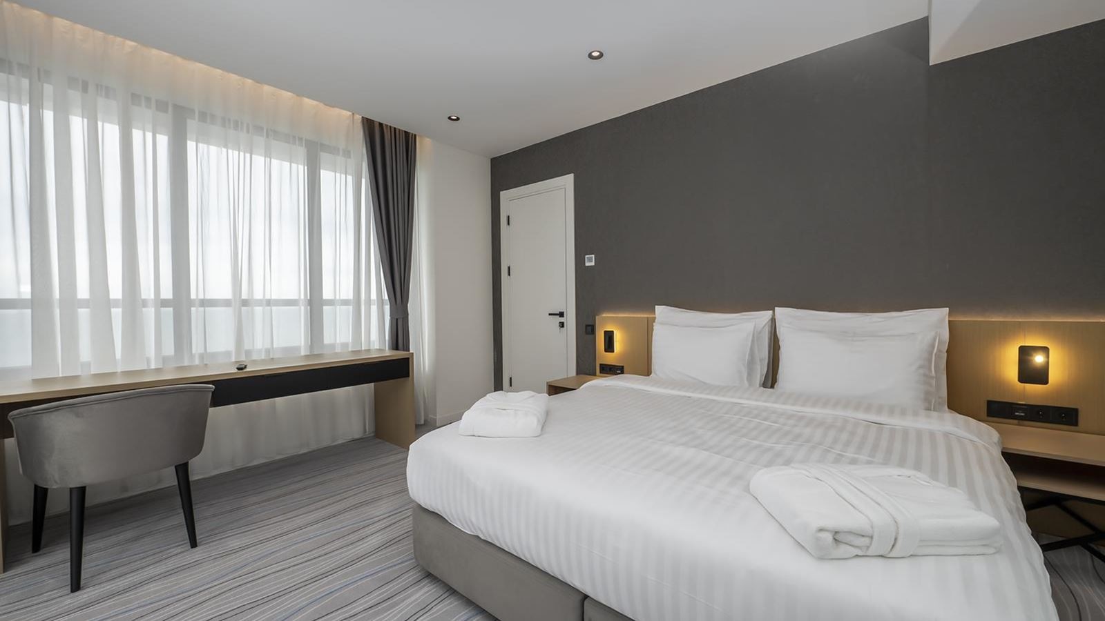 rooms-two-bedroom-deluxe