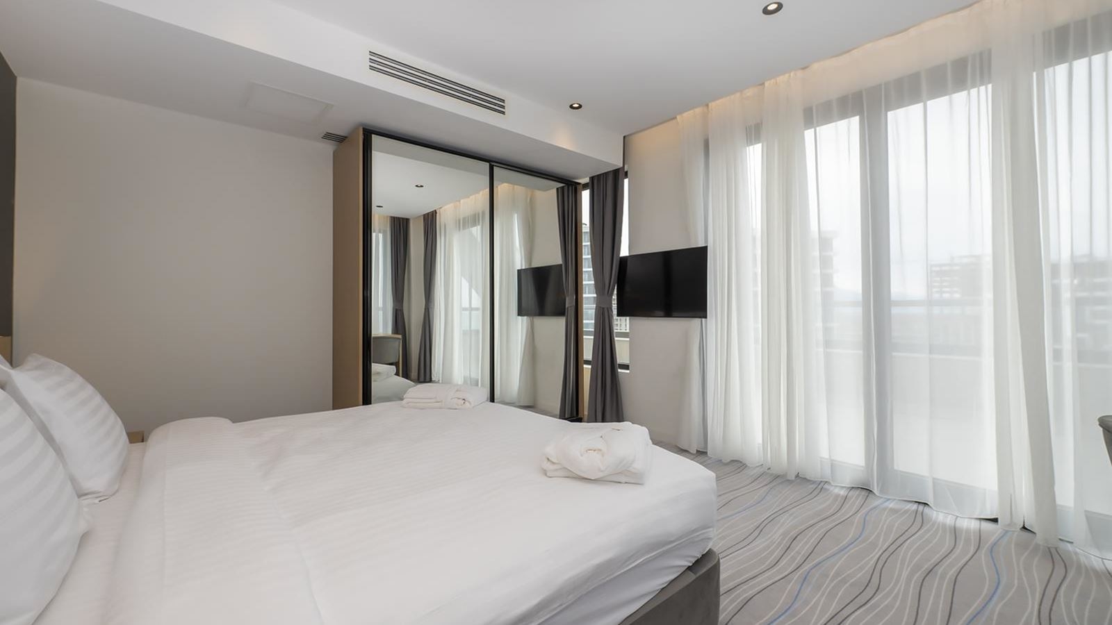 rooms-two-bedroom-deluxe