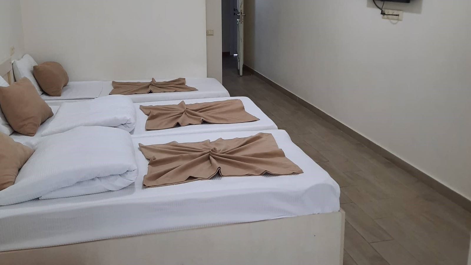 rooms-trpl-with-garden-views