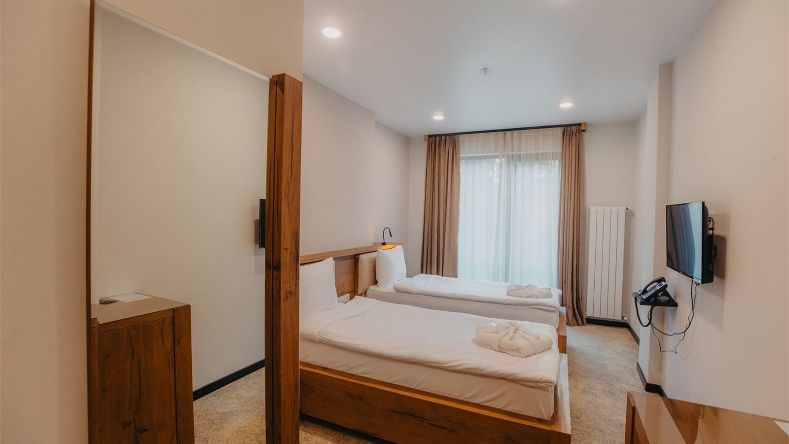 rooms-standard-twin-room-disability-access