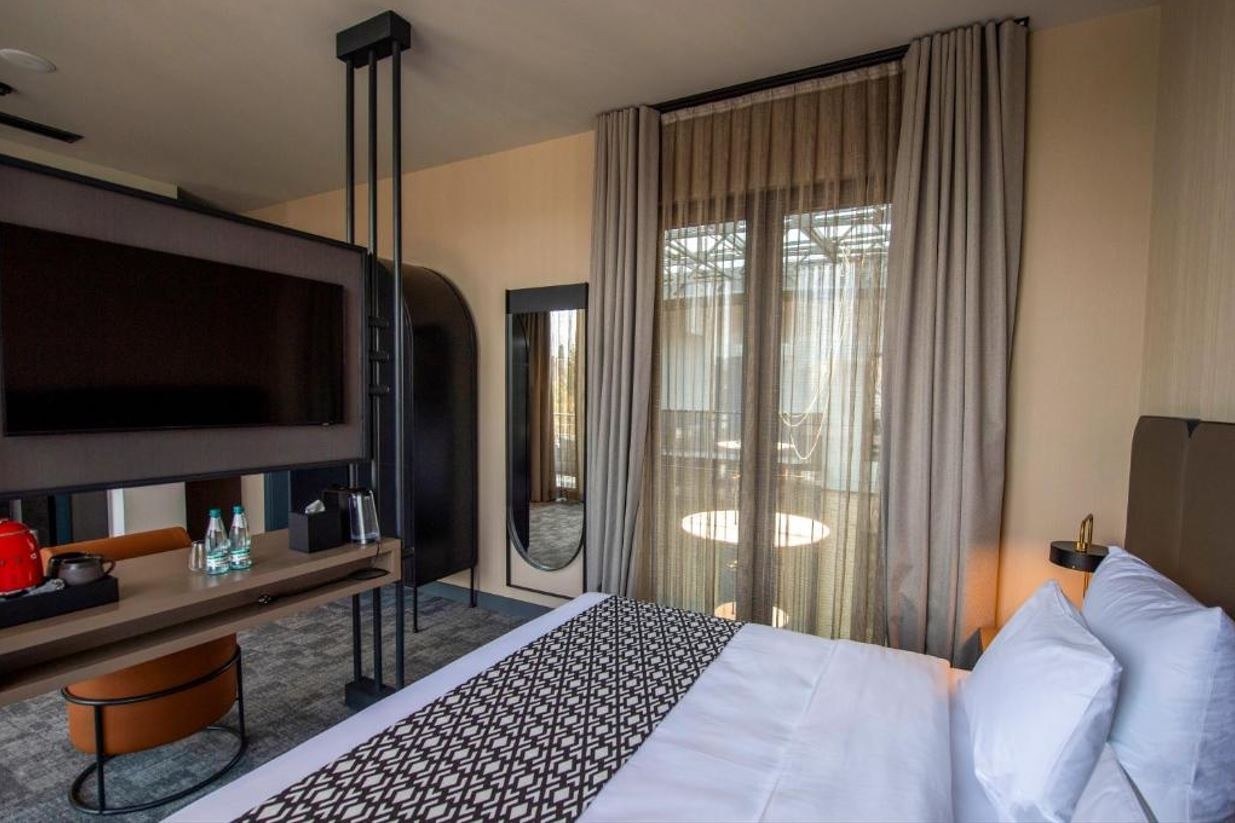 rooms-deluxe-suite-outdoor-bathtub-dbl